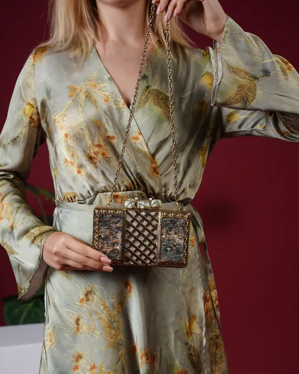 Regal_Mosaic_Shell_Clutch